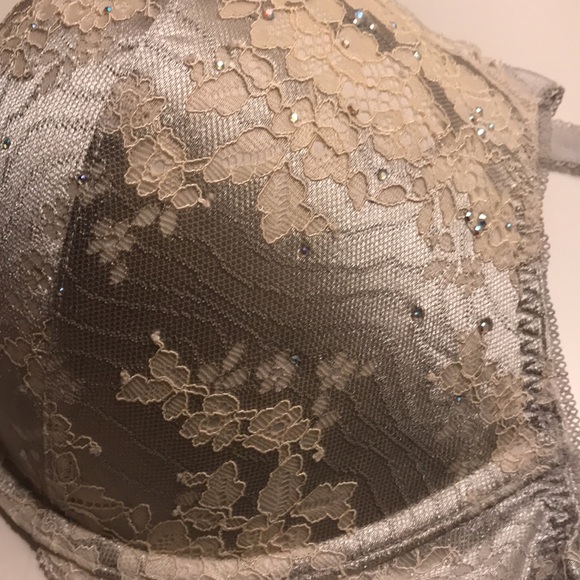 Victoria Secret Dream Angels Push Up 32DDD - Picture 2 of 6